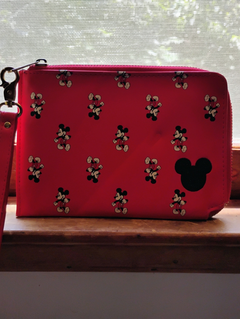 Mickey Mouse Wristlet Wallet New Price!!! - Picture 2 of 5